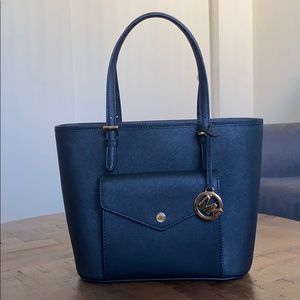 Michael Kors Jet Set Medium Leather Pocket Tote
